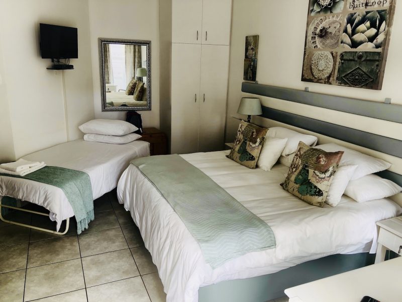 Blick ins Schlafzimmer von der Unterkunft Ascot Place, Port Elizabeth, Südafrika