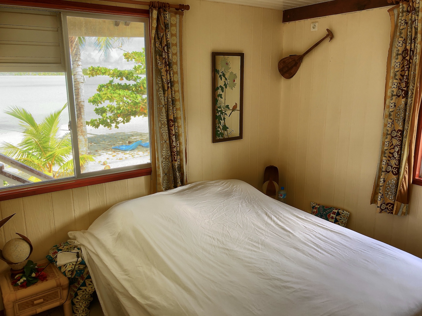 Schlafzimmer im Bungalow von der Maupiti Résidence, Maupiti, Südsee