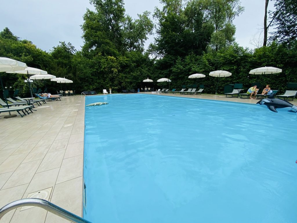 Villa Luppis, Pool
